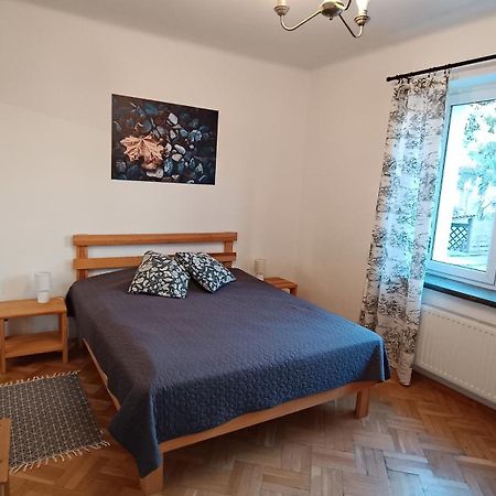 Willa Stary Dom Warszawa Exteriör bild